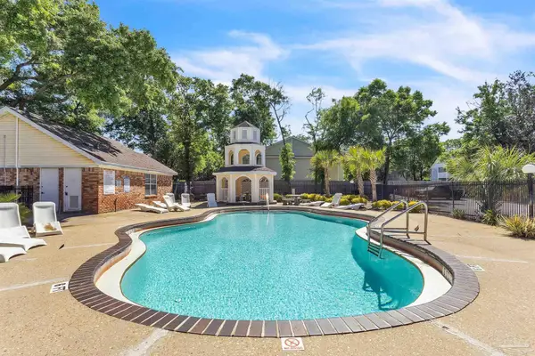 501 E Burgess Rd #F5, Pensacola, FL 32504