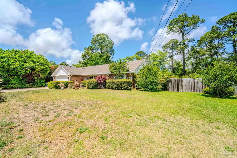 8126 Sedgefield Dr, Pensacola, FL 32507 - #3