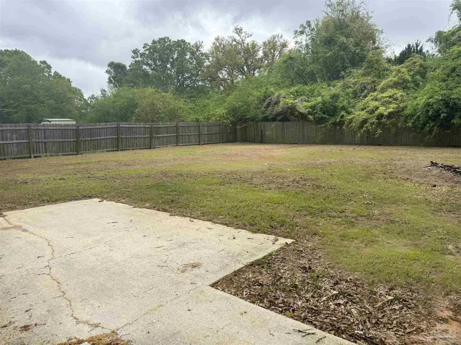 309 Forest Hills Dr, Cantonment, FL 32533 - #2