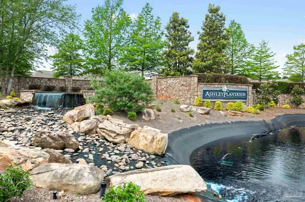 2378 Phylis Rae Dr, Pace, FL 32571