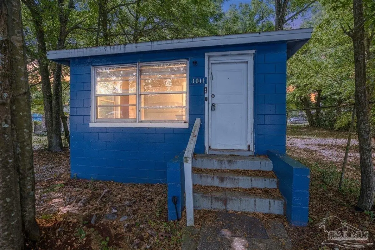 1011 W Hatton St, Pensacola, FL 32526 - #1