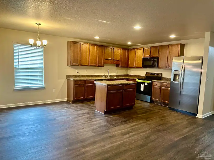 186 Creekview Dr, Pensacola, FL 32503 - #3