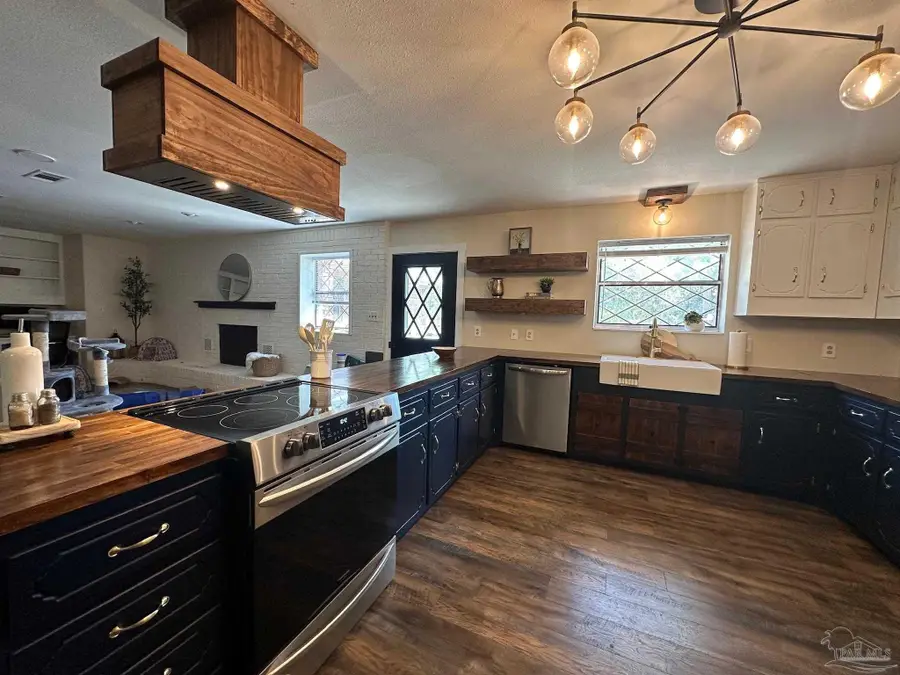 5812 Mimosa Ave, Milton, FL 32570 - #2