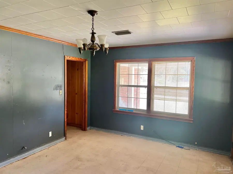 169 E Ashley St, Atmore, AL 36502 - #3