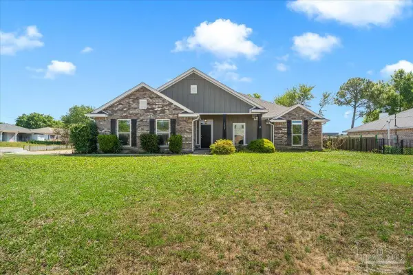 1264 Redwood Ln, Gulf Breeze, FL 32563