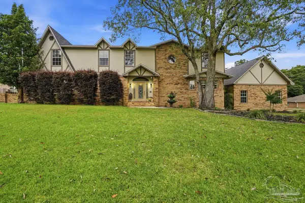 1437 Kings Rd, Cantonment, FL 32533