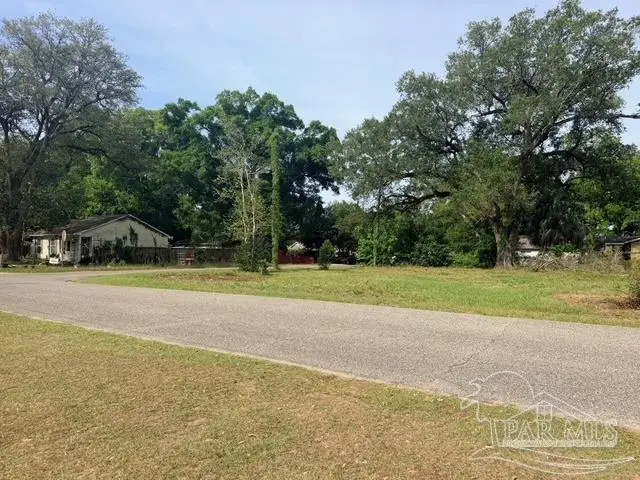 3001 N U St #https://1drv.ms/v/c/6cf2e6b2608c5d27/IQDmVkf3Z7IAQ, Pensacola, FL 32505 - #2