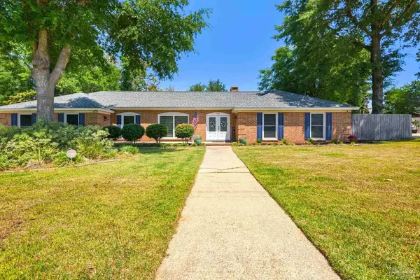 2102 Semur Rd, Pensacola, FL 32503