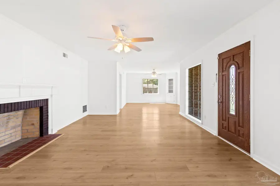 402 E Poplar St, Atmore, AL 36502 - #2