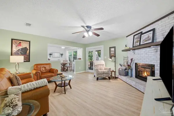 5233 Westwind Cir, Pensacola, FL 32526