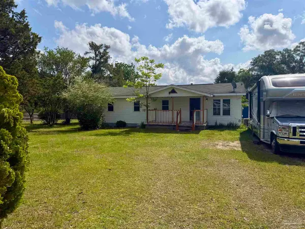 8816 Gibson Rd, Molino, FL 32577