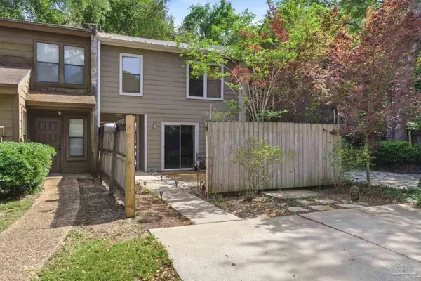 6124 The Oaks Ln, Pensacola, FL 32504