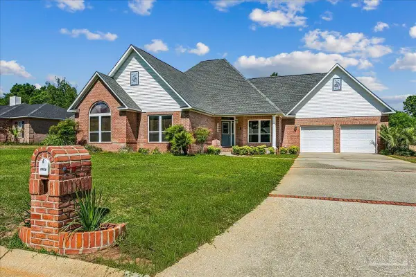 1505 Kings Rd, Cantonment, FL 32533