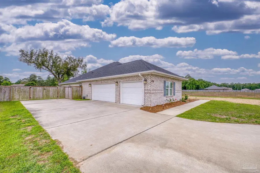 5596 Micanopy Dr, Milton, FL 32570 - #3