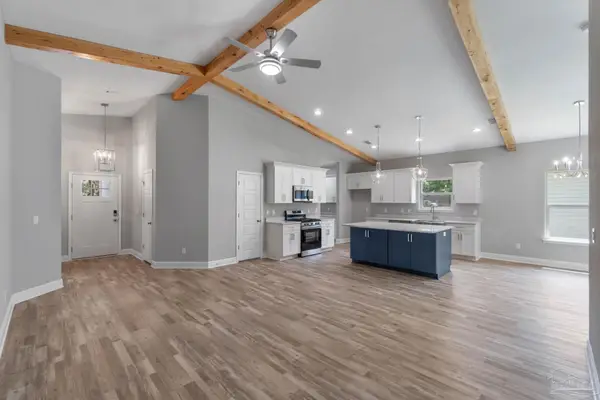 8302 Vickie St, Pensacola, FL 32514