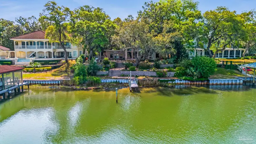 110 Highpoint Dr, Gulf Breeze, FL 32561 - #2