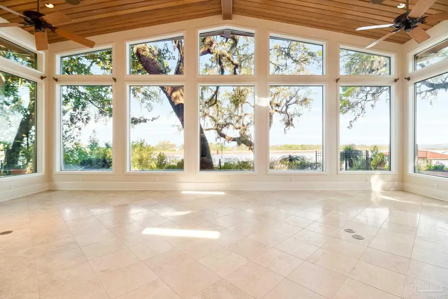 110 Highpoint Dr, Gulf Breeze, FL 32561 - #3