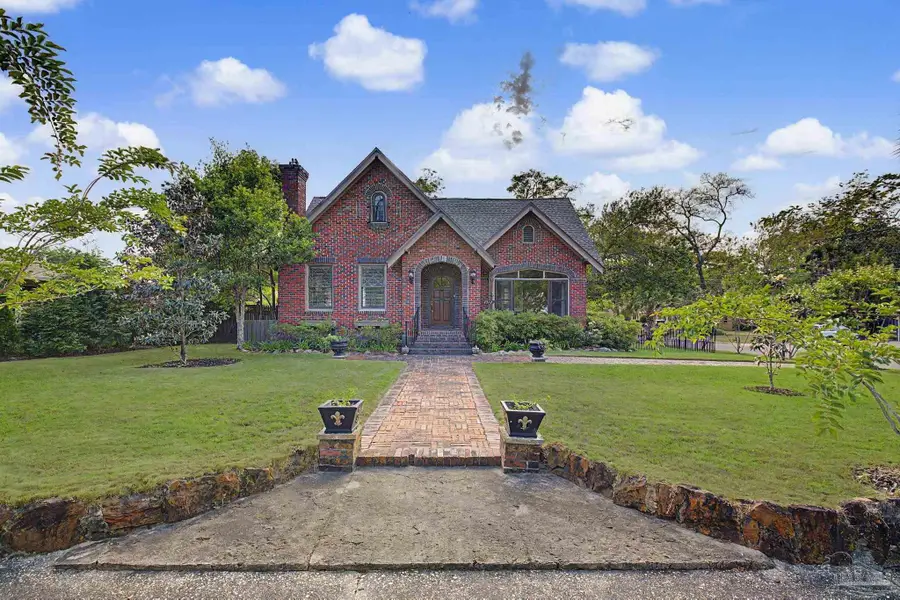 1517 N Spring St, Pensacola, FL 32501 - #2