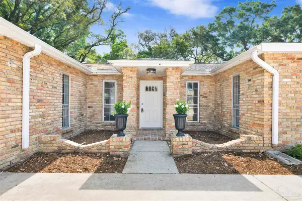 302 Teakwood Cir, Pensacola, FL 32506