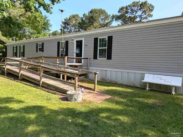 3230 Mason Rd, Mcdavid, FL 32568