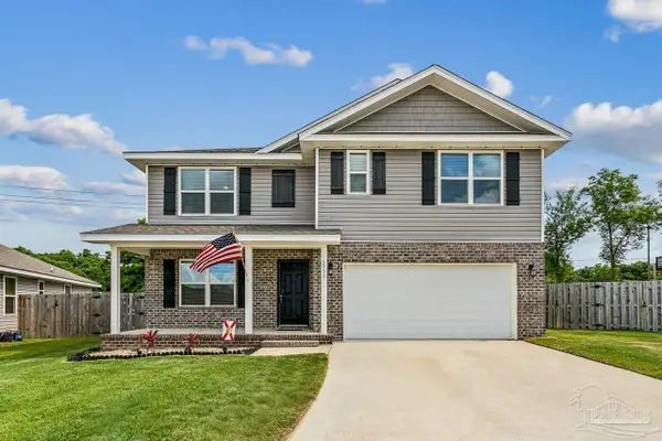 5731 Guinevere Ln, Milton, FL 32583