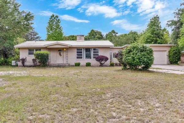 621 Parker Cir, Pensacola, FL 32504