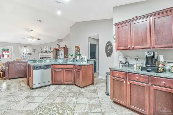 8786 Prowler Ct, Pensacola, FL 32506