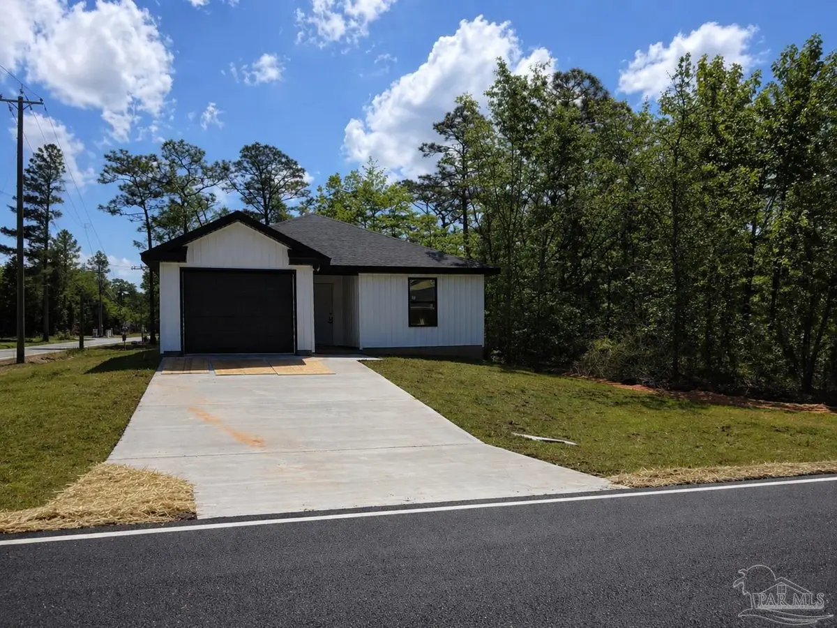 2996 N 13th Ave, Milton, FL 32583 - #1