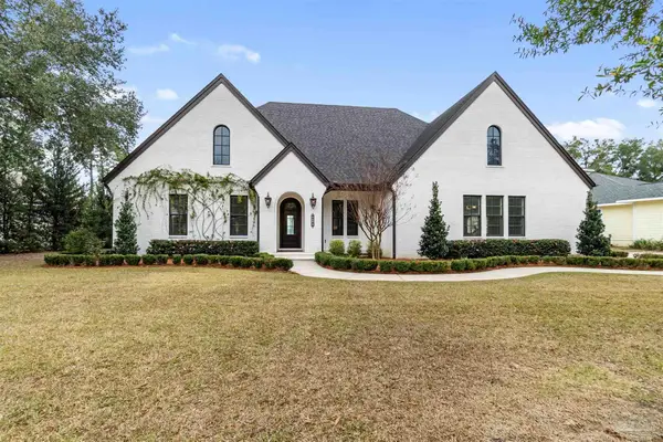 3940 Plantation Cove Ct, Milton, FL 32583