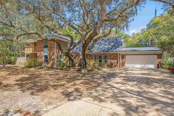 1555 Oak Shore Dr, Gulf Breeze, FL 32563