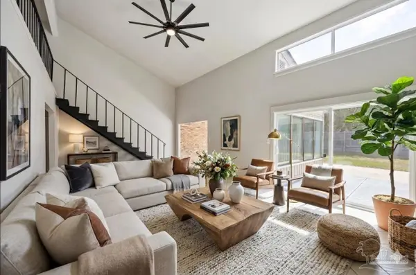 4733 Huron Dr, Pensacola, FL 32507