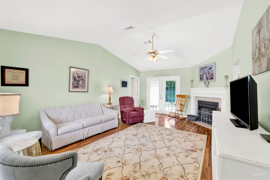 10049 Centre St, Pensacola, FL 32506 - #3
