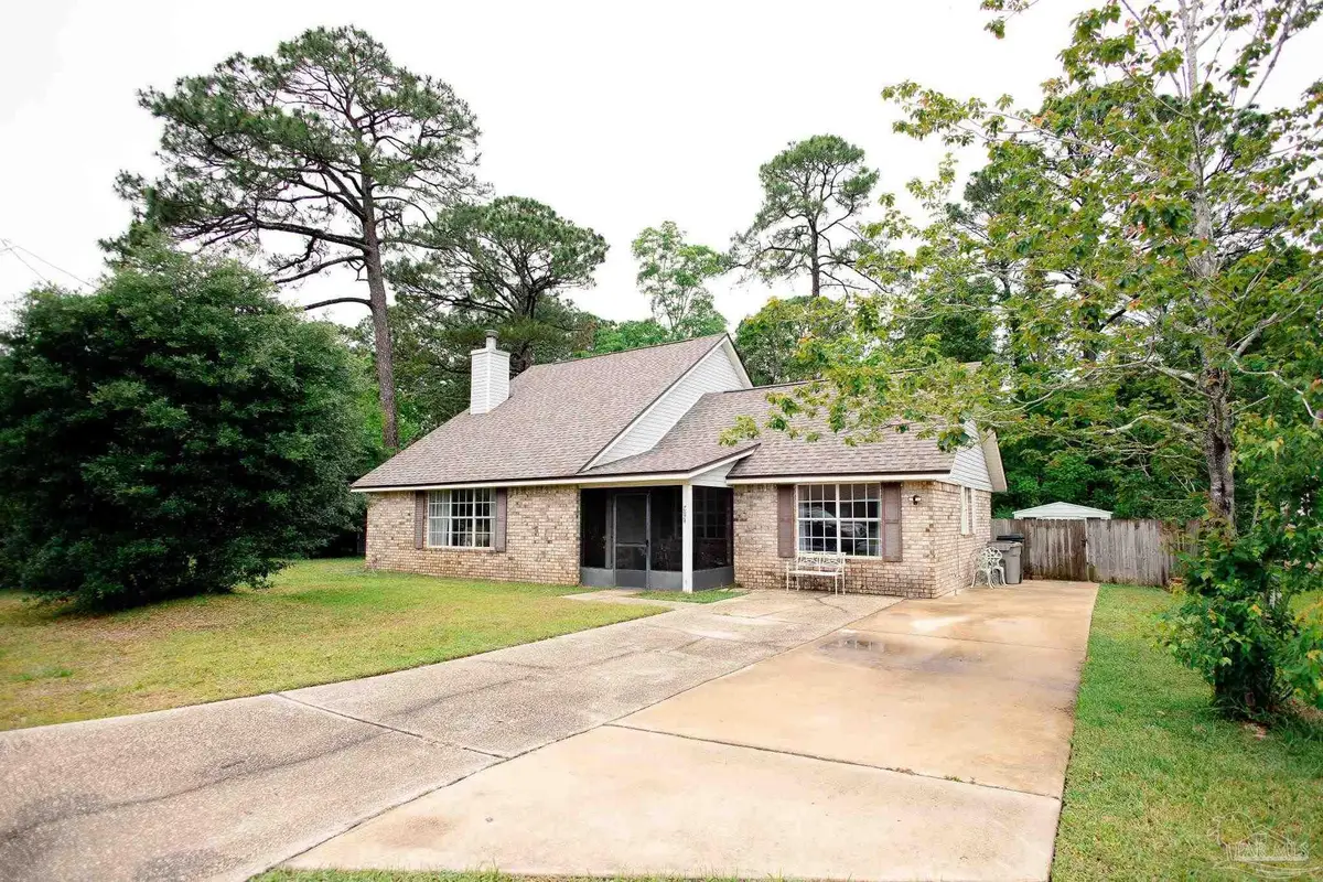 7674 Old Hickory Dr, Pensacola, FL 32507 - #1