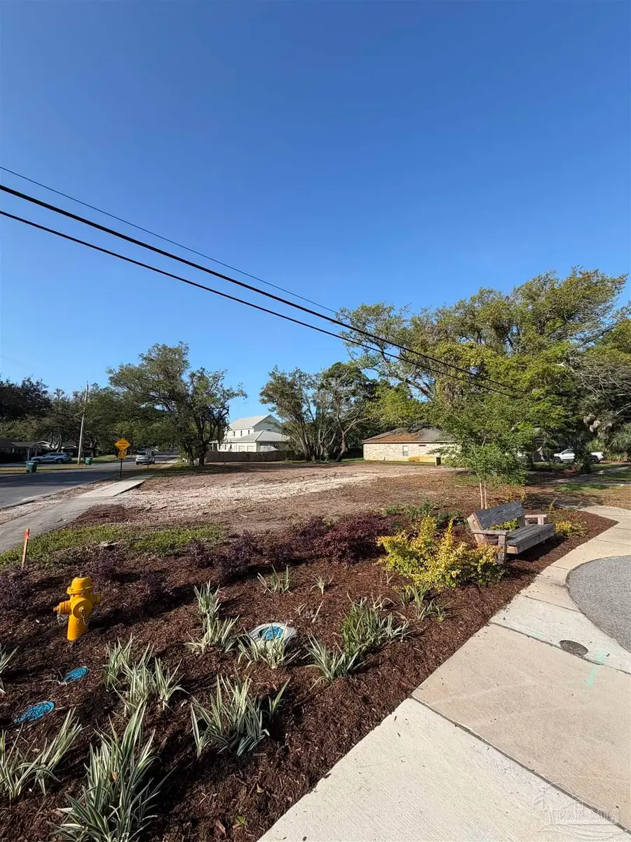 401 Fairpoint Dr, Gulf Breeze, FL 32561 - #3