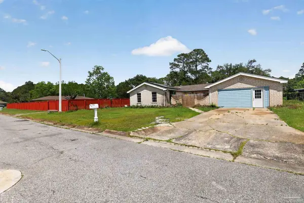 420 Chanterelle Dr, Pensacola, FL 32506