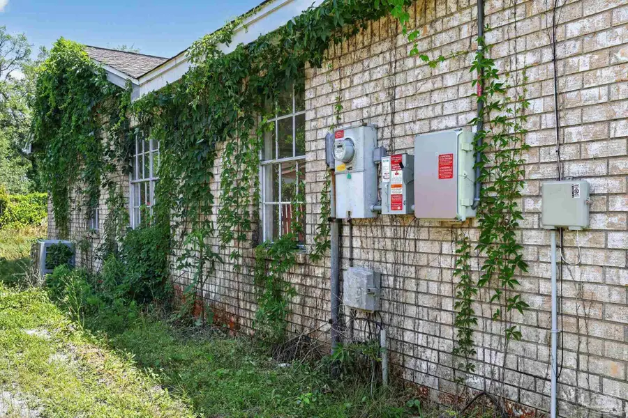 420 Chanterelle Dr, Pensacola, FL 32506 - #2