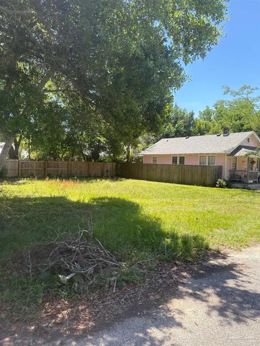 708 N Wentworth St, Pensacola, FL 32505 - #2