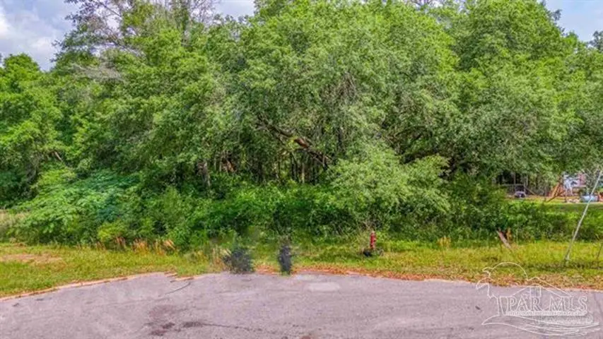 5600 Jamesville Ln, Pensacola, FL 32526 - #2
