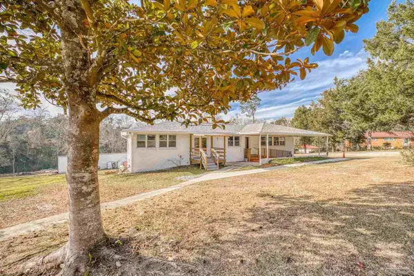 2371 Le Ruth Dr, Pensacola, FL 32514