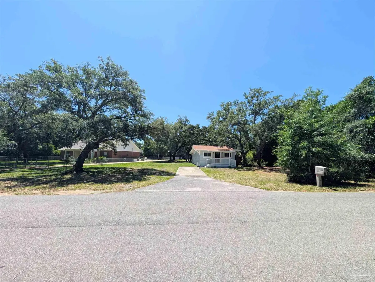 4917 Hickory Shores Blvd, Gulf Breeze, FL 32563 - #1