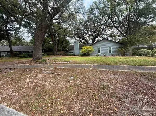 7474 Baywoods Ln, Pensacola, FL 32504