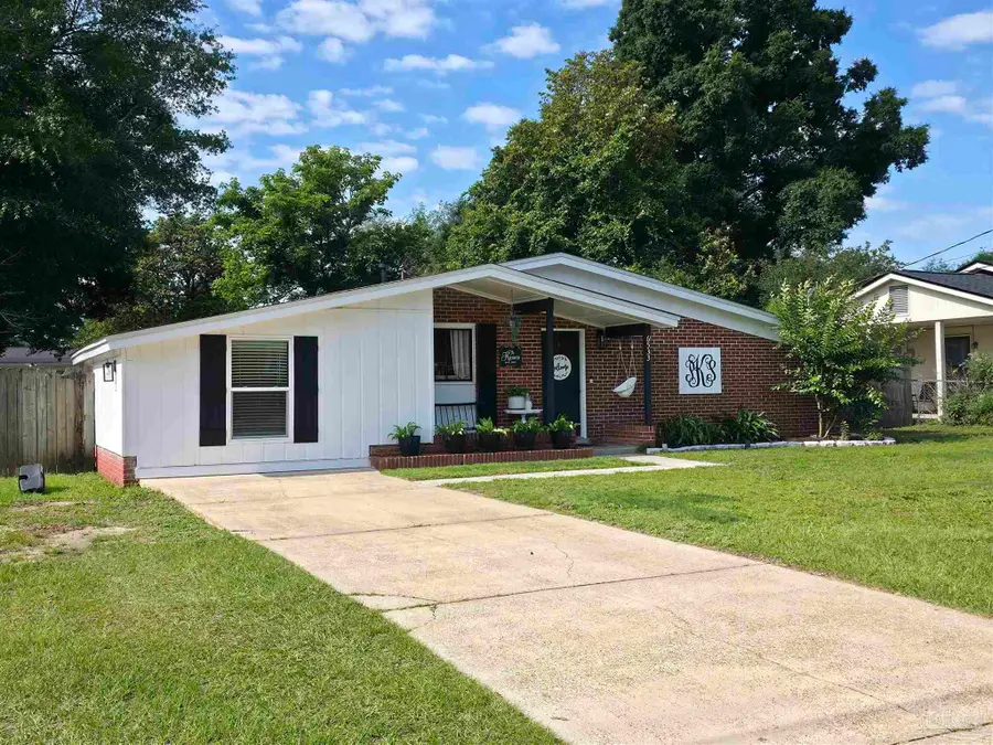 6533 College Dr, Milton, FL 32570 - #2
