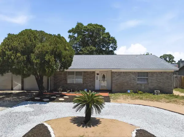 5570 Charbar Dr, Pensacola, FL 32526