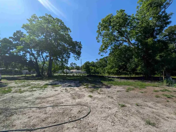 826 Bartow Ave, Pensacola, FL 32507