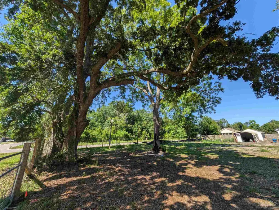 826 Bartow Ave, Pensacola, FL 32507 - #2
