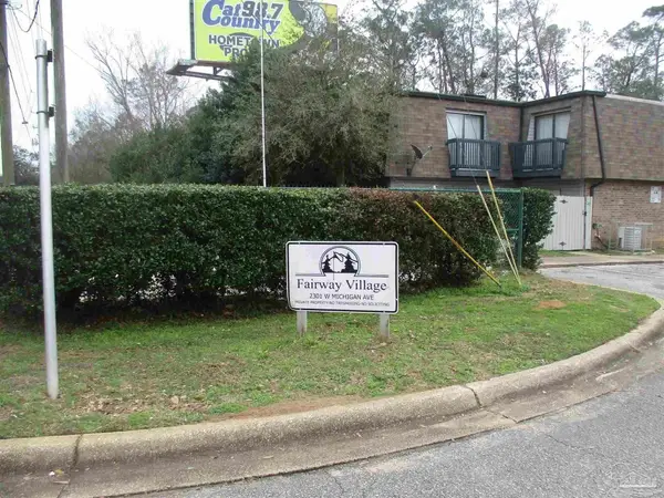 2301 W Michigan Ave #13, Pensacola, FL 32526