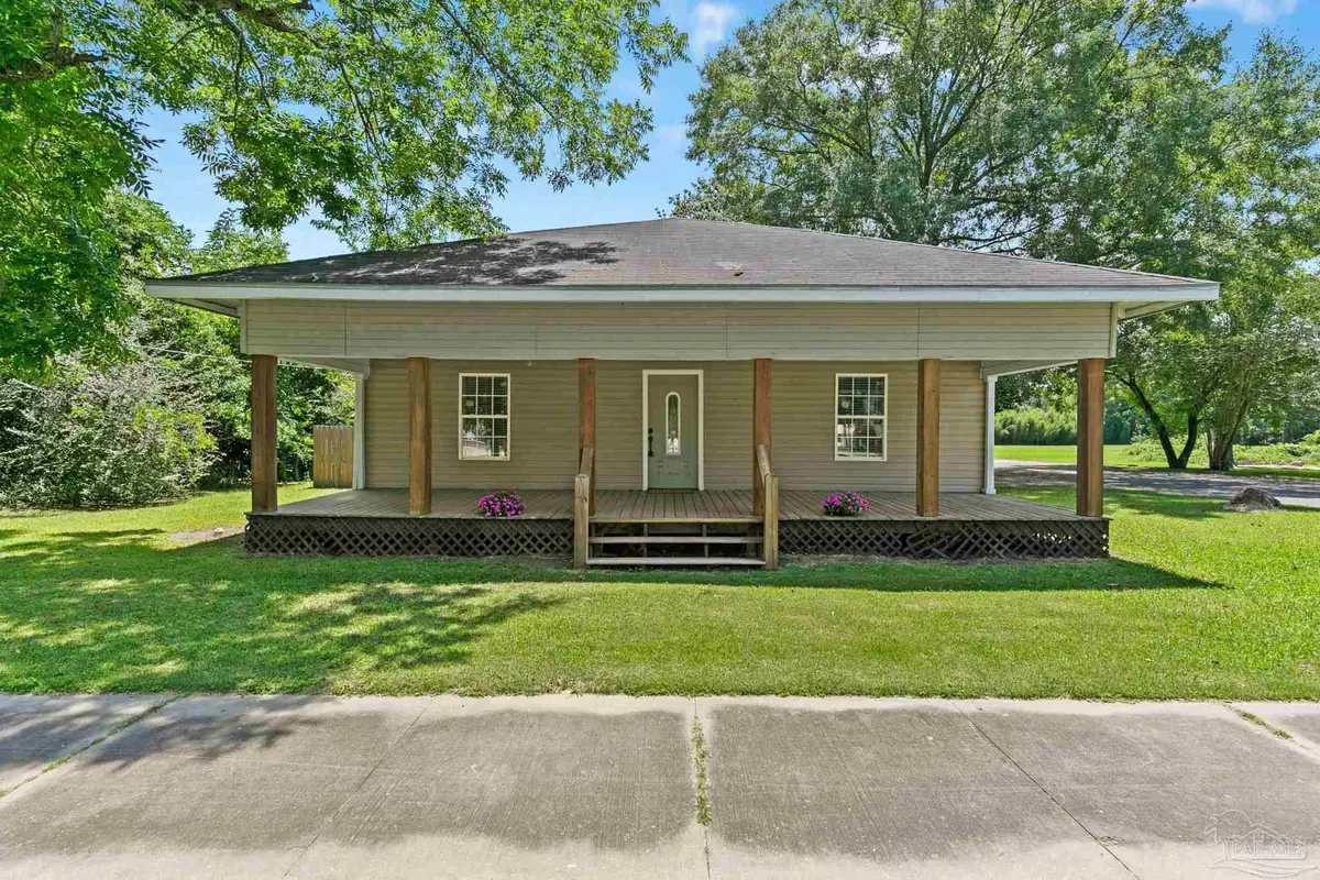 211 S Presley St, Atmore, AL 36502 - #1