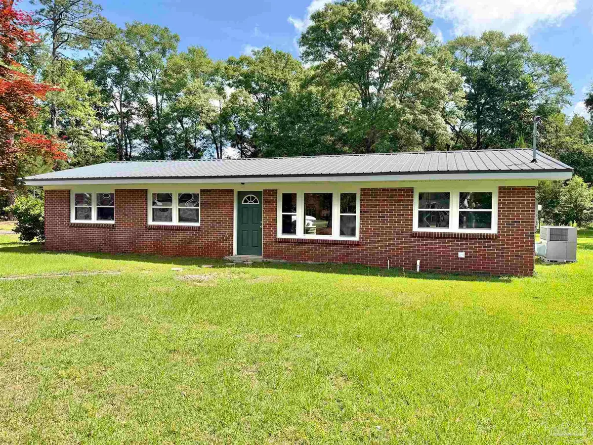 404 W Craig St, Atmore, AL 36502 - #1