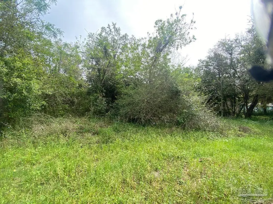 211 Crescent Dr, Pensacola, FL 32503 - #2