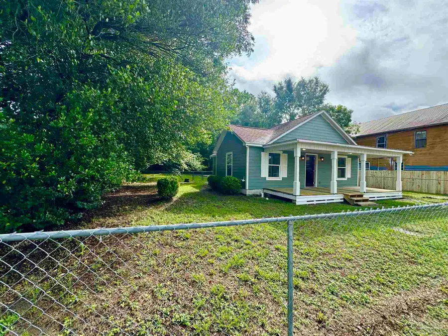 424 Front St, Century, FL 32535 - #3